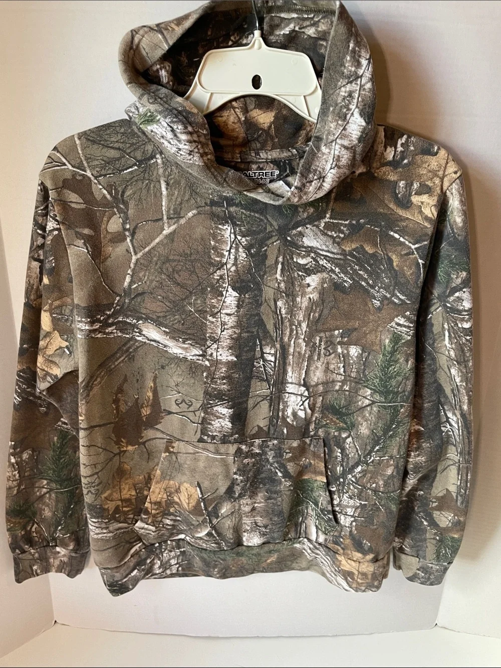 Realtree  Youth  Size XL (14-16) Woodland Camo Pullover Hoodie
